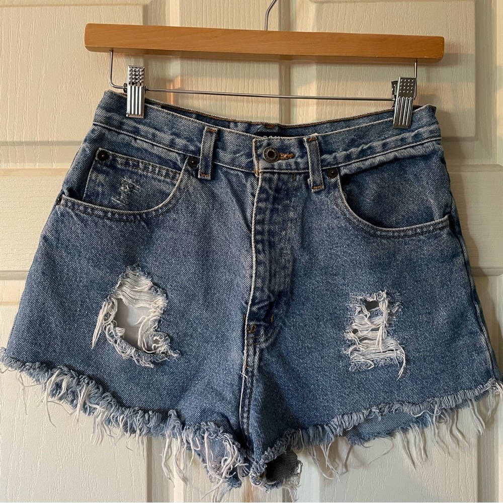 Vintage distressed high waisted shorts